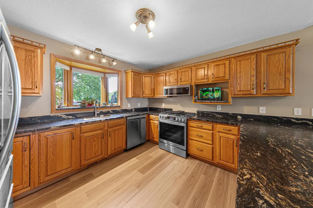 1612 Trailwood Lane SW Faribault, MN 55021