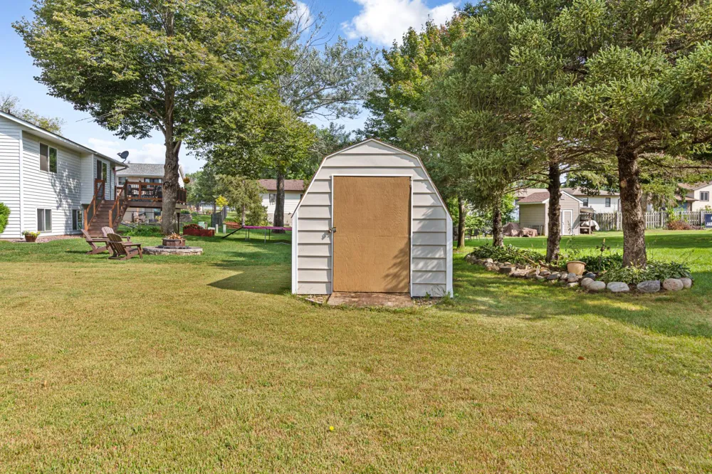 1612 Trailwood Lane SW Faribault, MN 55021