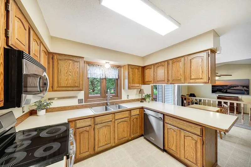 14246 Dearborn Path Rosemount, MN 55068