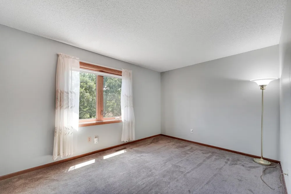 14246 Dearborn Path Rosemount, MN 55068