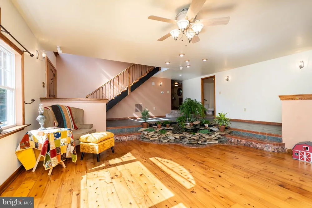 2806 HARPERS FERRY ROAD Sharpsburg, MD 21782