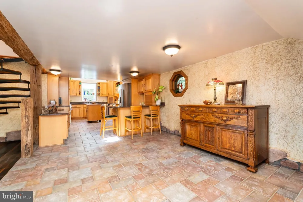2806 HARPERS FERRY ROAD Sharpsburg, MD 21782