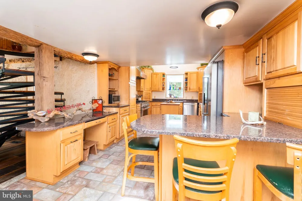 2806 HARPERS FERRY ROAD Sharpsburg, MD 21782