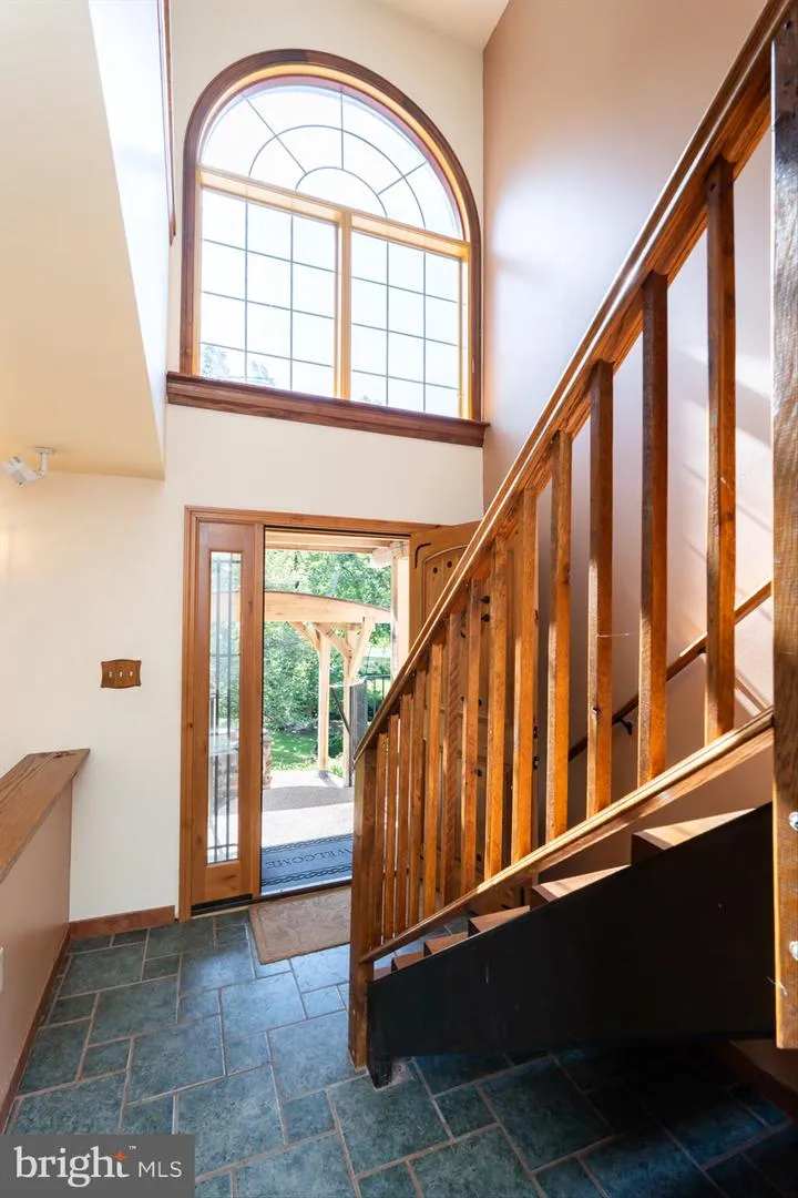2806 HARPERS FERRY ROAD Sharpsburg, MD 21782