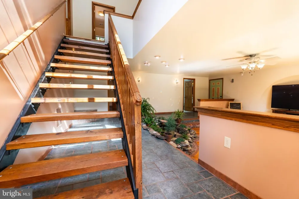 2806 HARPERS FERRY ROAD Sharpsburg, MD 21782