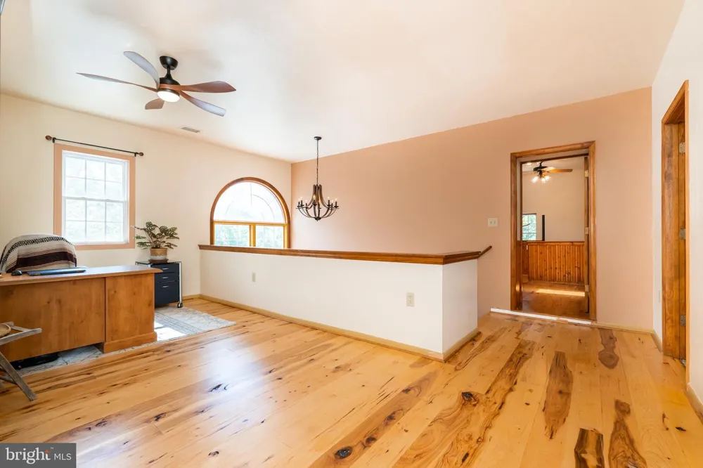 2806 HARPERS FERRY ROAD Sharpsburg, MD 21782