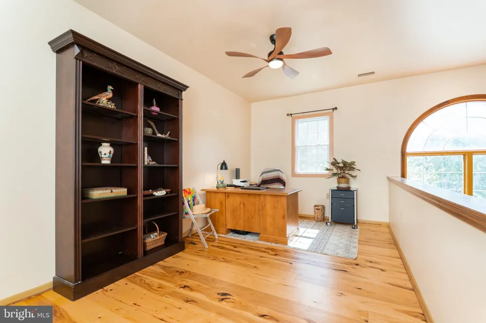 2806 HARPERS FERRY ROAD Sharpsburg, MD 21782