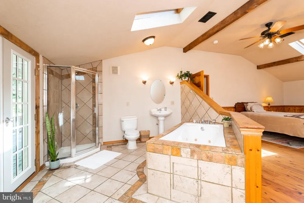 2806 HARPERS FERRY ROAD Sharpsburg, MD 21782