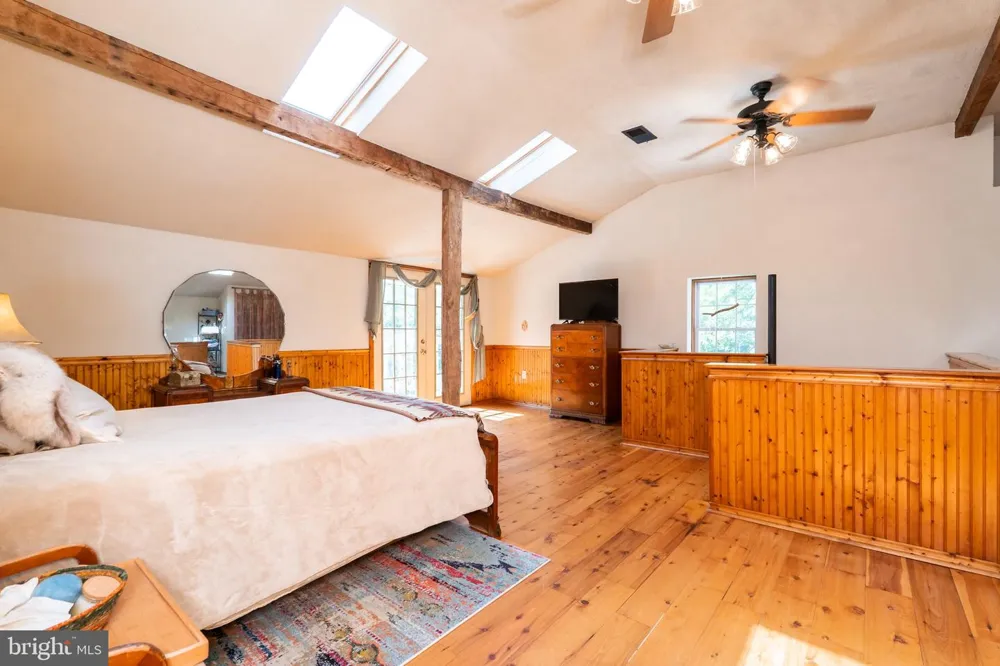 2806 HARPERS FERRY ROAD Sharpsburg, MD 21782
