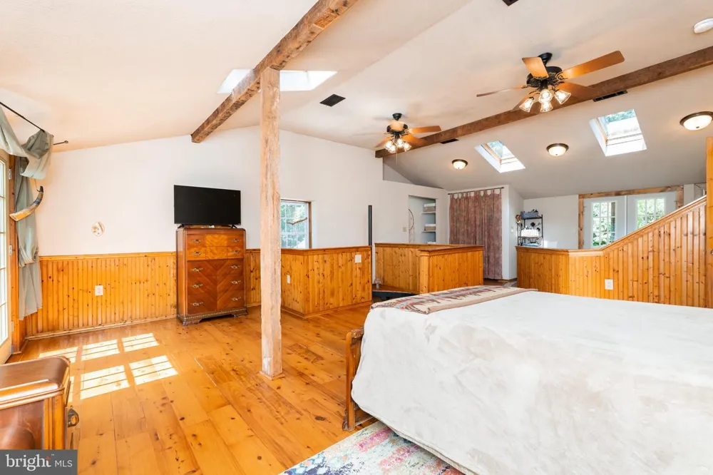 2806 HARPERS FERRY ROAD Sharpsburg, MD 21782