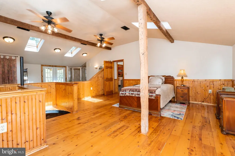 2806 HARPERS FERRY ROAD Sharpsburg, MD 21782