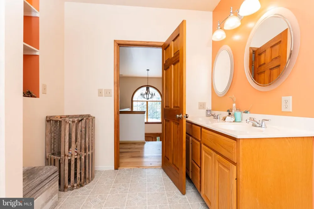 2806 HARPERS FERRY ROAD Sharpsburg, MD 21782