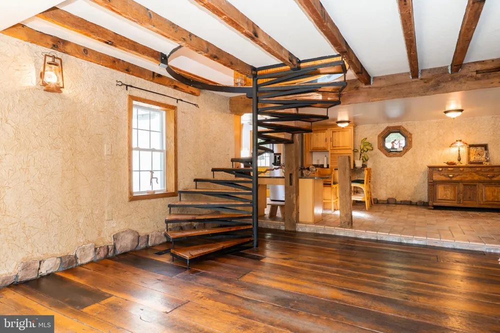 2806 HARPERS FERRY ROAD Sharpsburg, MD 21782