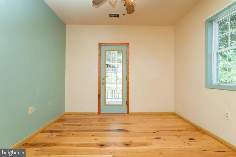 2806 HARPERS FERRY ROAD Sharpsburg, MD 21782