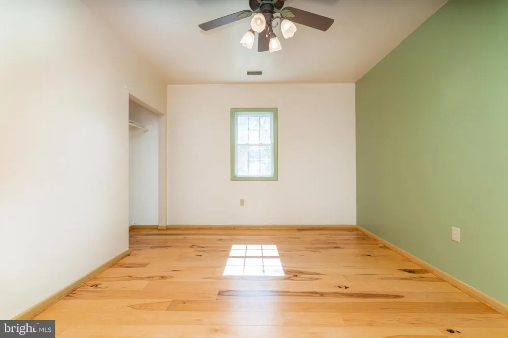 2806 HARPERS FERRY ROAD Sharpsburg, MD 21782