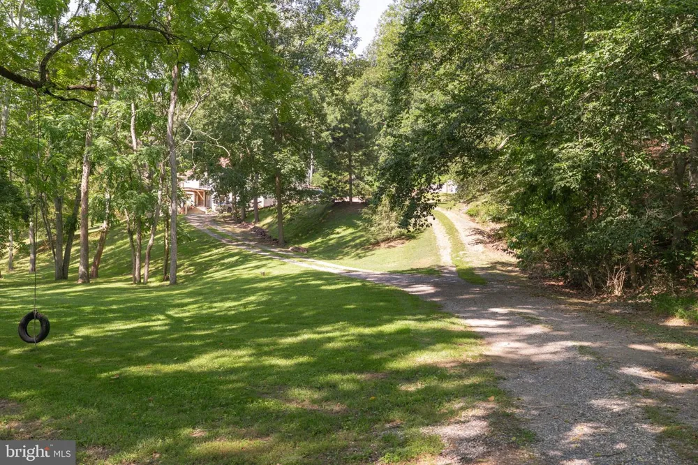 2806 HARPERS FERRY ROAD Sharpsburg, MD 21782