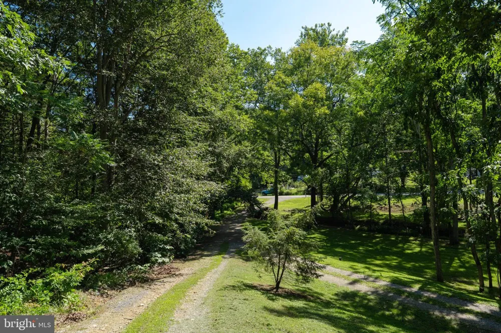 2806 HARPERS FERRY ROAD Sharpsburg, MD 21782