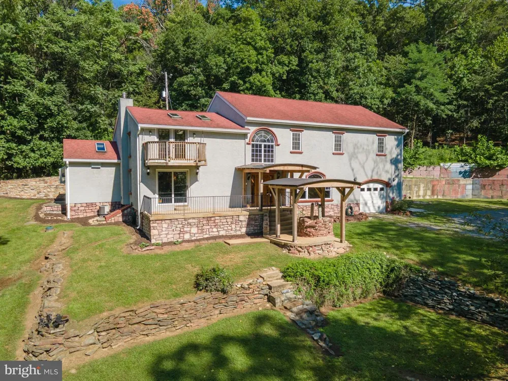2806 HARPERS FERRY ROAD Sharpsburg, MD 21782