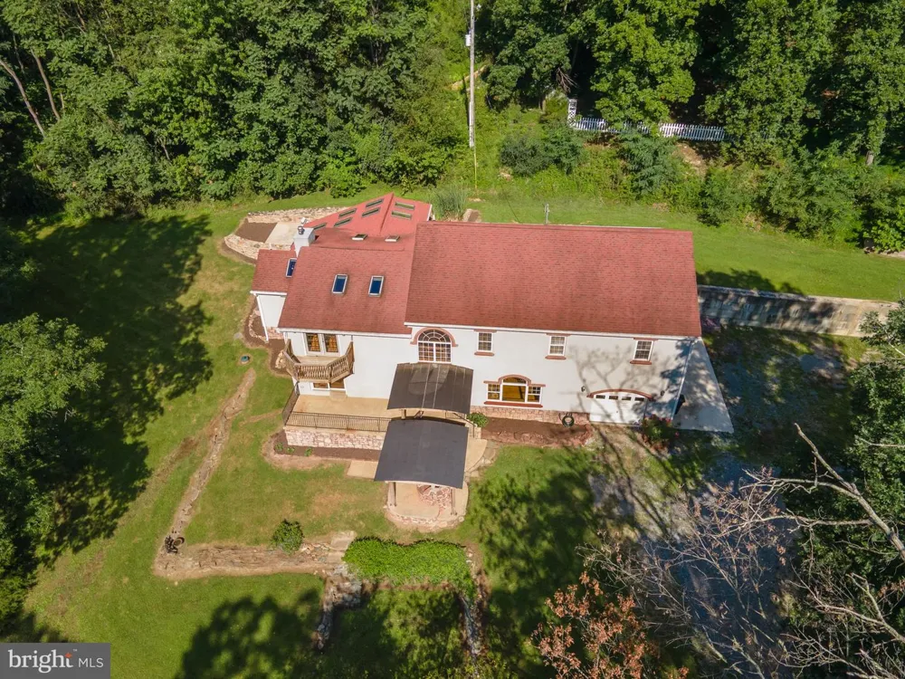 2806 HARPERS FERRY ROAD Sharpsburg, MD 21782