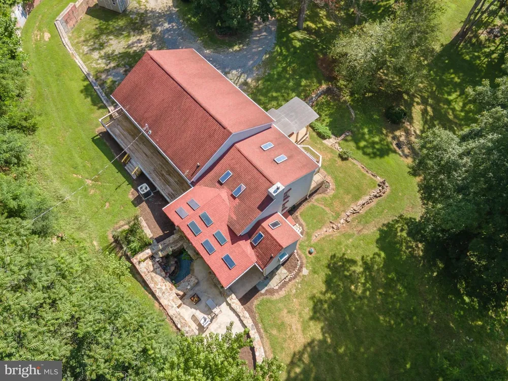 2806 HARPERS FERRY ROAD Sharpsburg, MD 21782