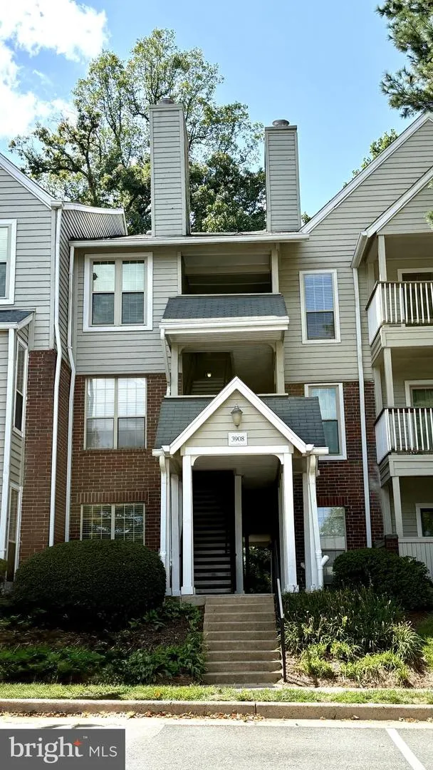 3908 PENDERVIEW DRIVE #638 Fairfax, VA 22033