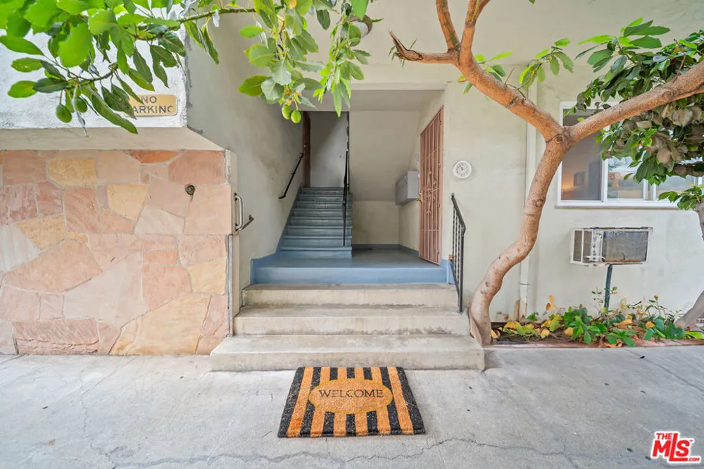 936 Curson Avenue #8 West Hollywood, CA 90046