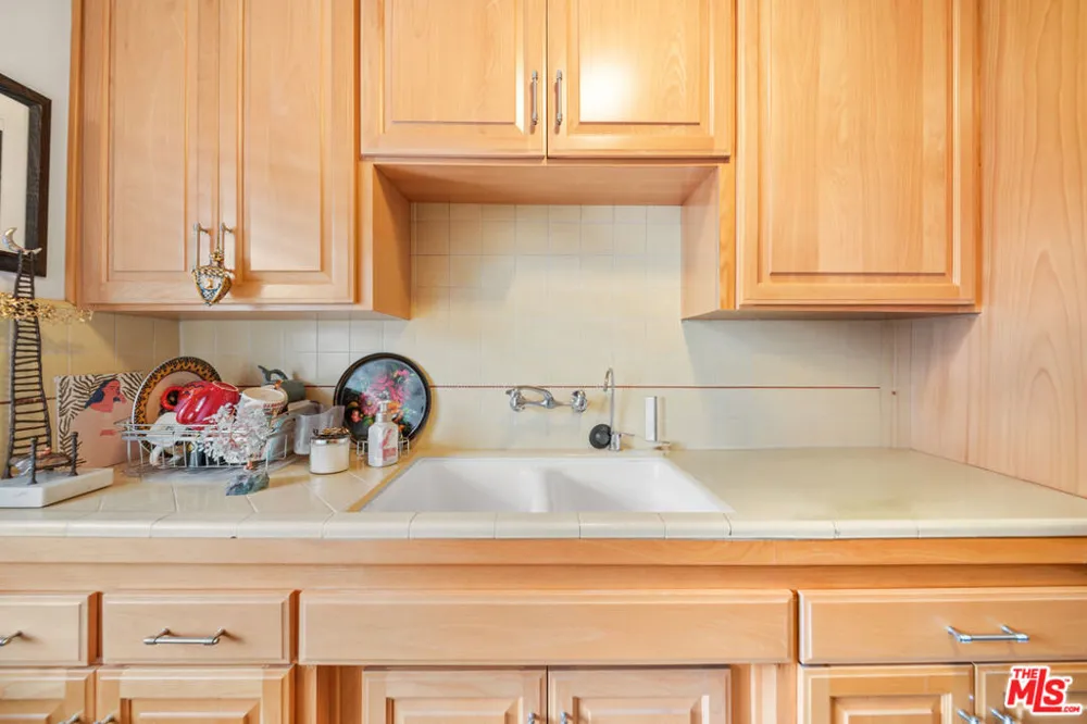 936 Curson Avenue #8 West Hollywood, CA 90046
