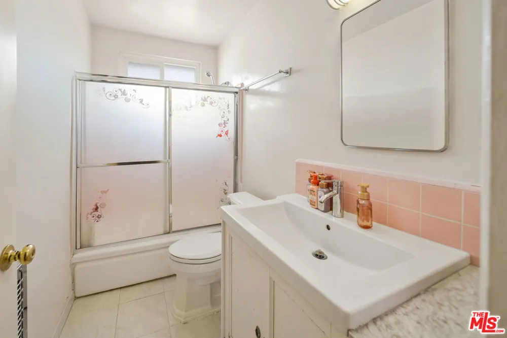 936 Curson Avenue #8 West Hollywood, CA 90046