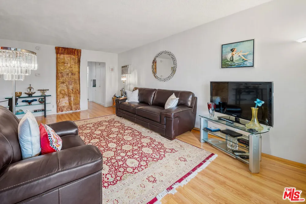 936 Curson Avenue #8 West Hollywood, CA 90046