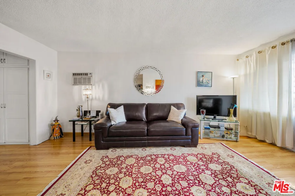 936 Curson Avenue #8 West Hollywood, CA 90046