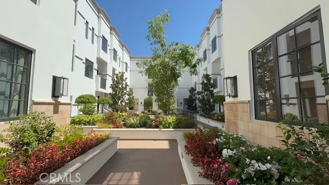 288 S Oakland Pasadena, CA 91101