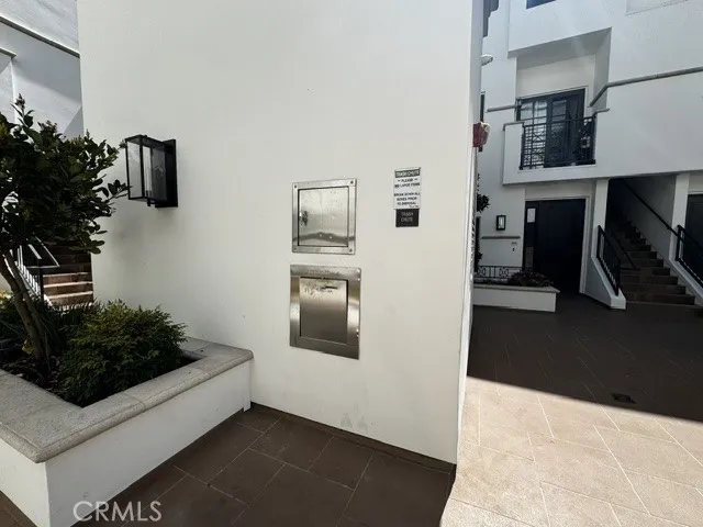 288 S Oakland Pasadena, CA 91101
