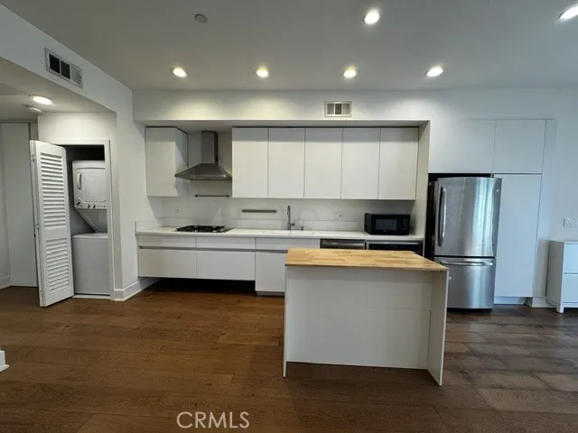 288 S Oakland Pasadena, CA 91101