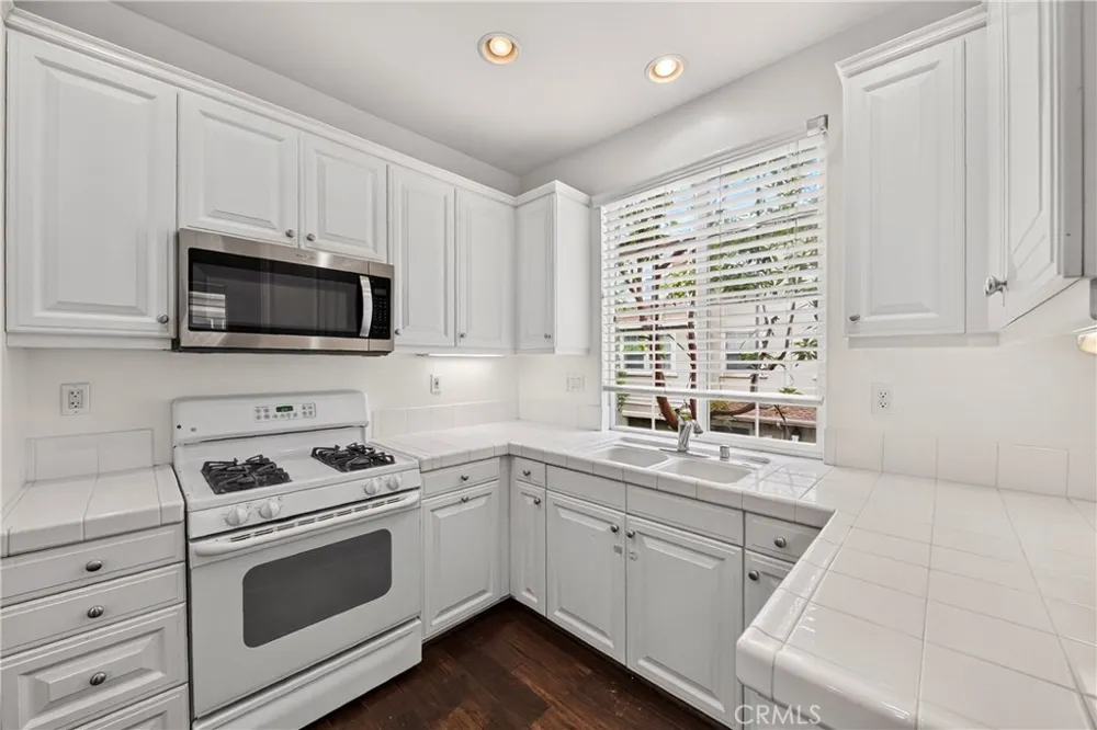 2068 Owens Drive Fullerton, CA 92833