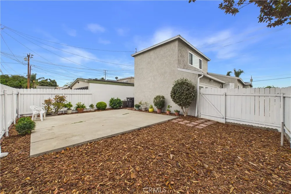 741 W Hill Long Beach, CA 90806