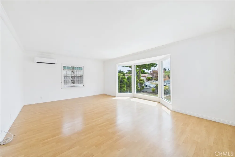 741 W Hill Long Beach, CA 90806