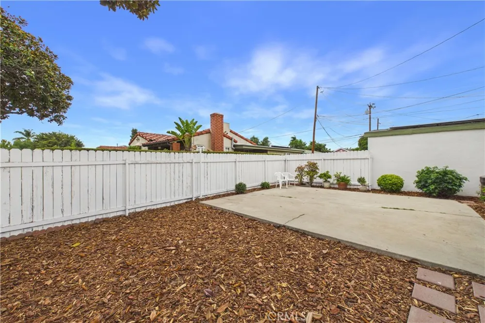 741 W Hill Long Beach, CA 90806