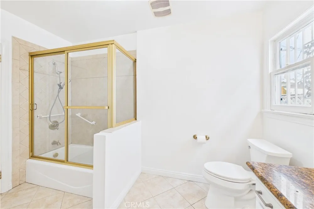741 W Hill Long Beach, CA 90806