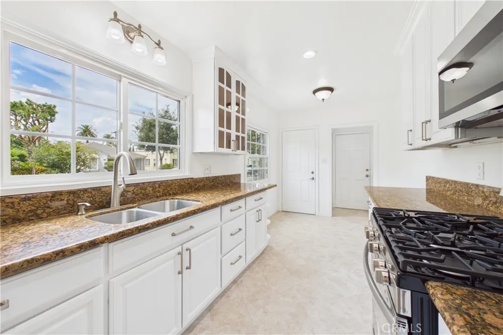 741 W Hill Long Beach, CA 90806