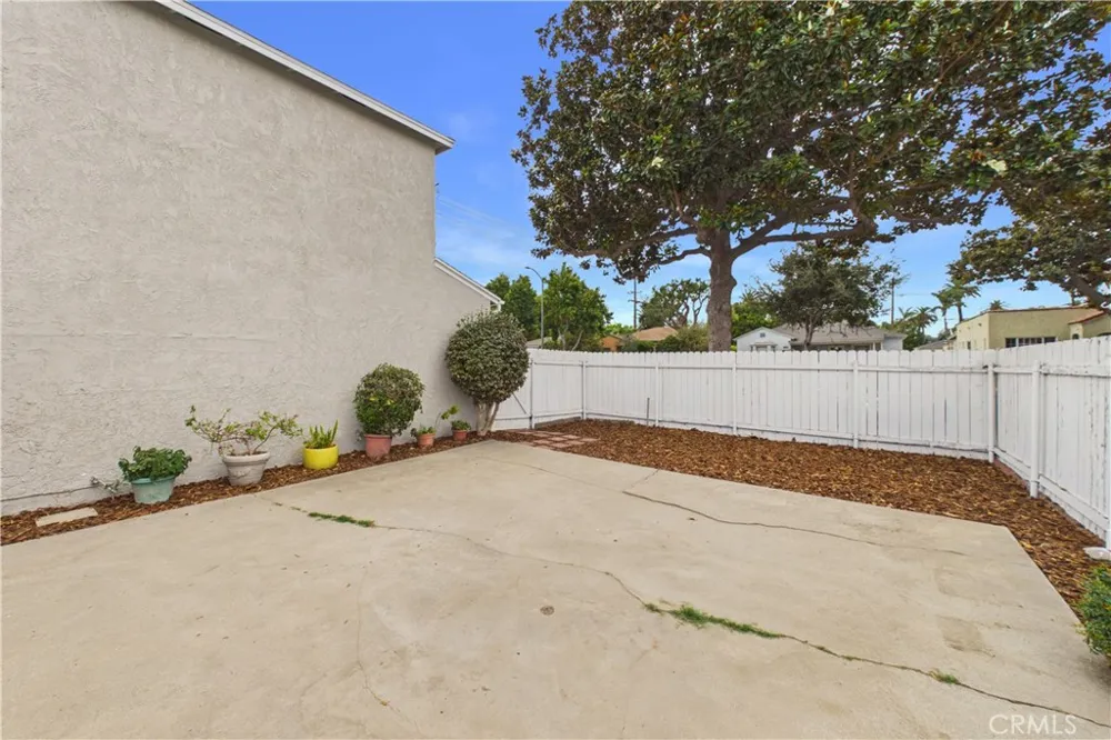 741 W Hill Long Beach, CA 90806