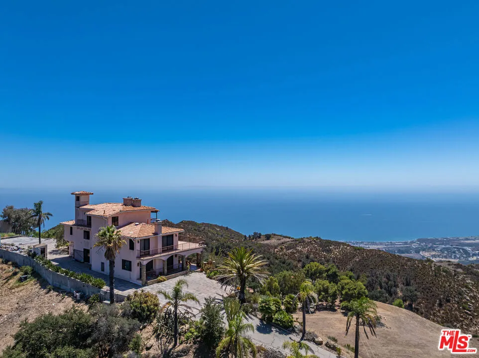 140 Valle Lindo Street Malibu, CA 90265