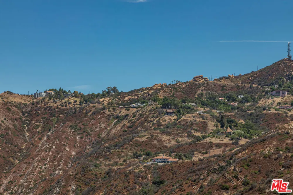 140 Valle Lindo Street Malibu, CA 90265