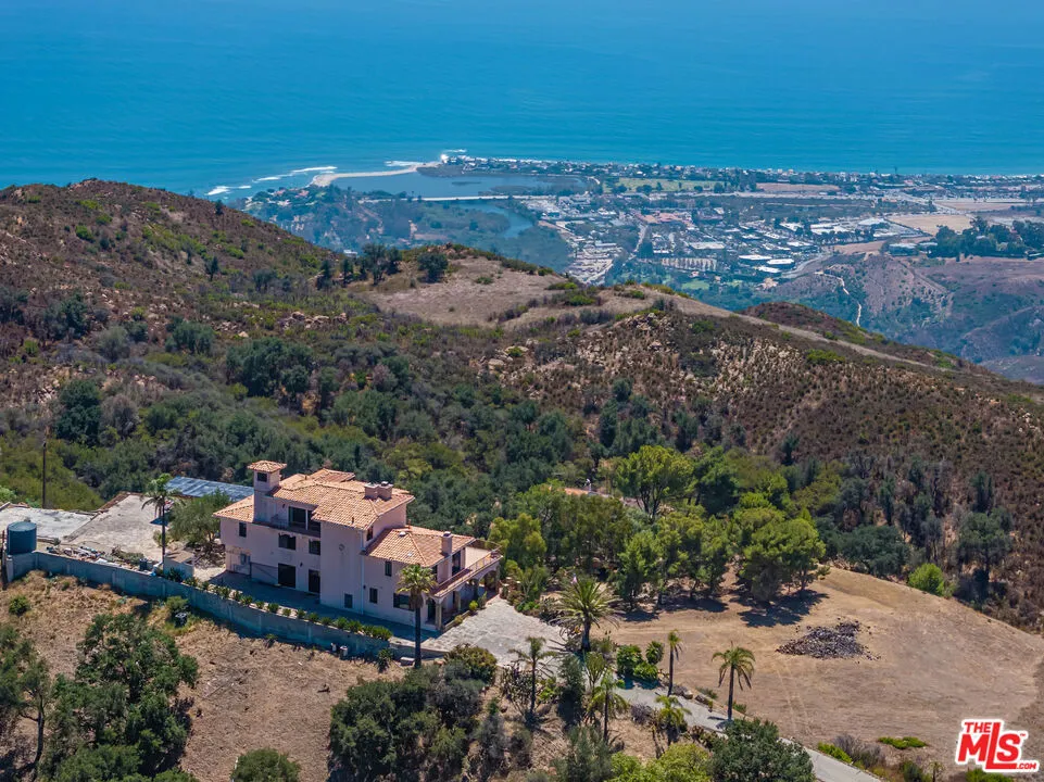 140 Valle Lindo Street Malibu, CA 90265