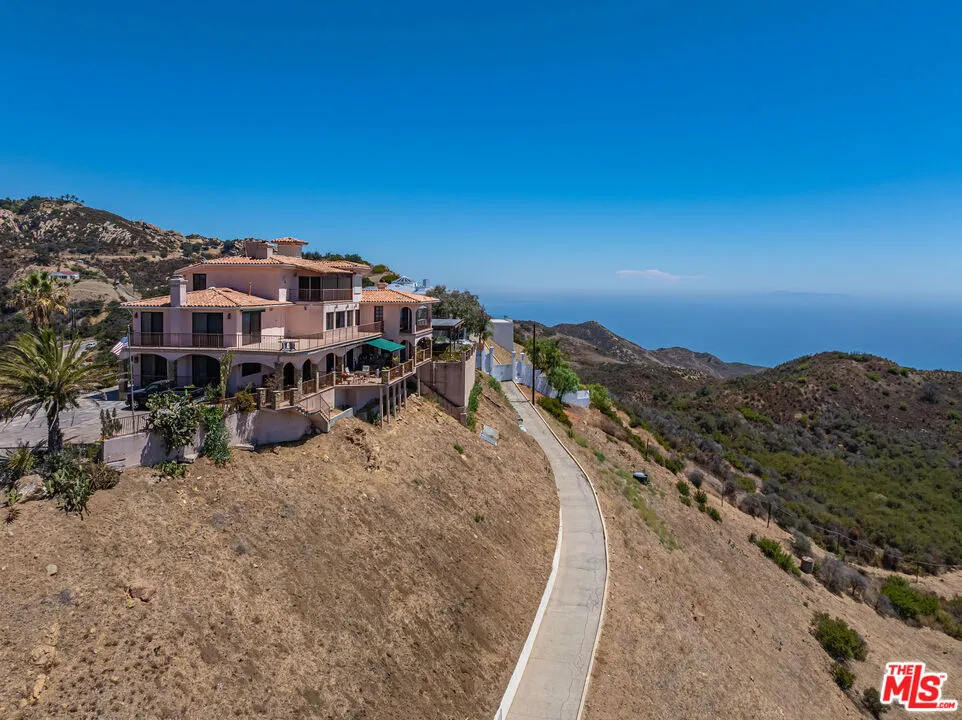 140 Valle Lindo Street Malibu, CA 90265