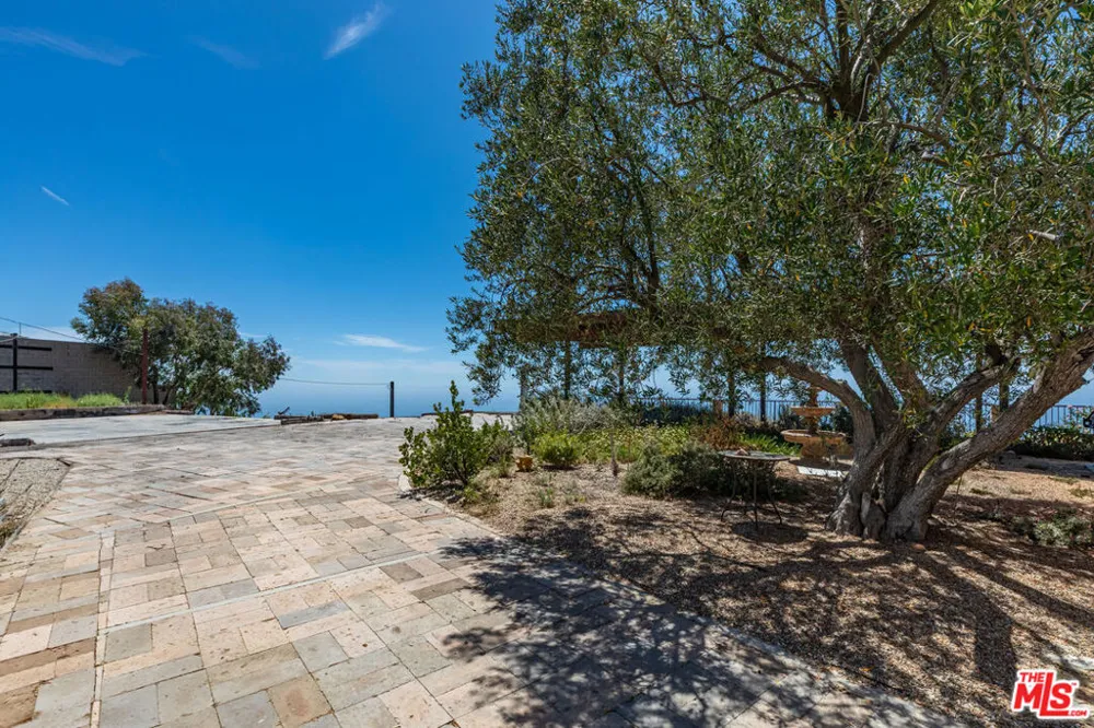 140 Valle Lindo Street Malibu, CA 90265
