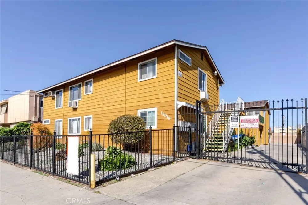 13015 Vanowen Street #10 North Hollywood, CA 91605