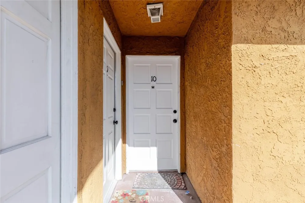 13015 Vanowen Street #10 North Hollywood, CA 91605