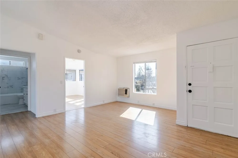 13015 Vanowen Street #10 North Hollywood, CA 91605