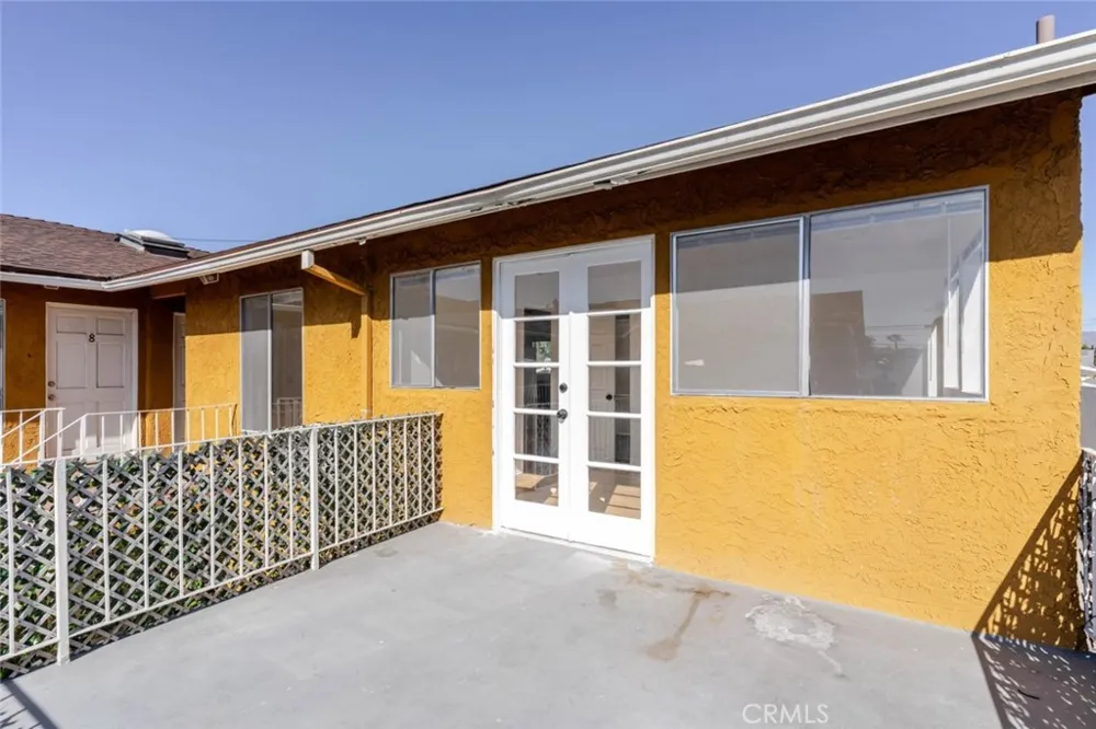 13015 Vanowen Street #10 North Hollywood, CA 91605
