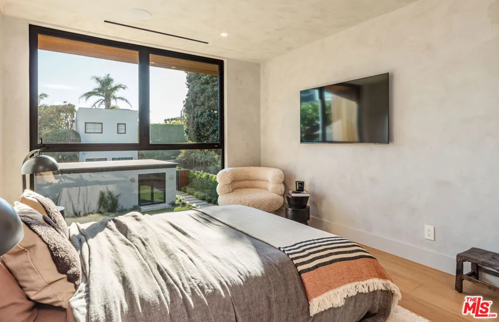 23505 Malibu Colony Road Malibu, CA 90265